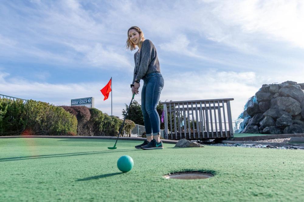Emerald Dolphin Inn & Mini Golf Форт-Брегг Екстер'єр фото
